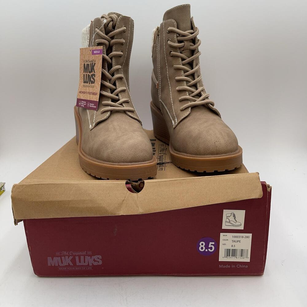 Muk Luks Boots Womens Taupe Faux Suede Wedge Fur Lined Lace Up New Sz 8.5